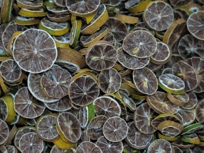 Dried lime (loomi)